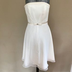 Forever Yours Sz 6 white ivory formal dress